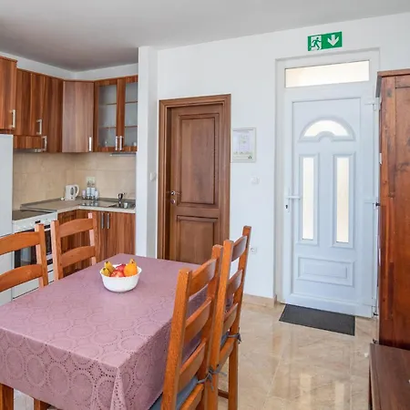 Apartment Lovely In With Wifi Komarna