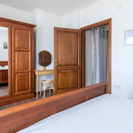 Lovely In With Wifi Apartment Komarna