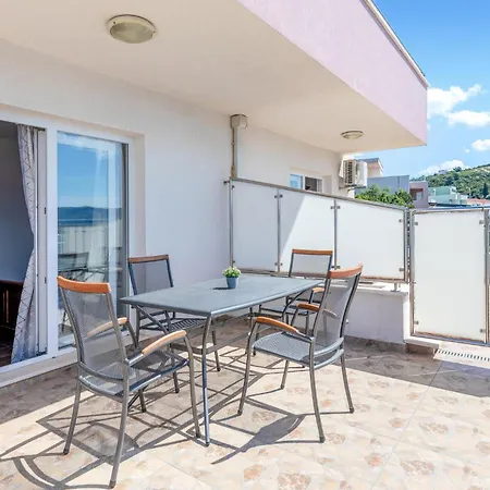Stunning In With Wifi Apartment