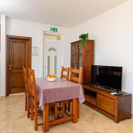 Apartamento Lovely In With Wifi *